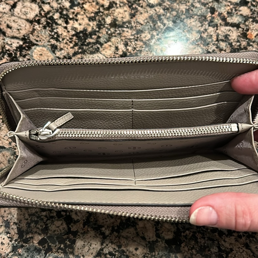 Tory Burch Wallet Large - Picture 2 of 3